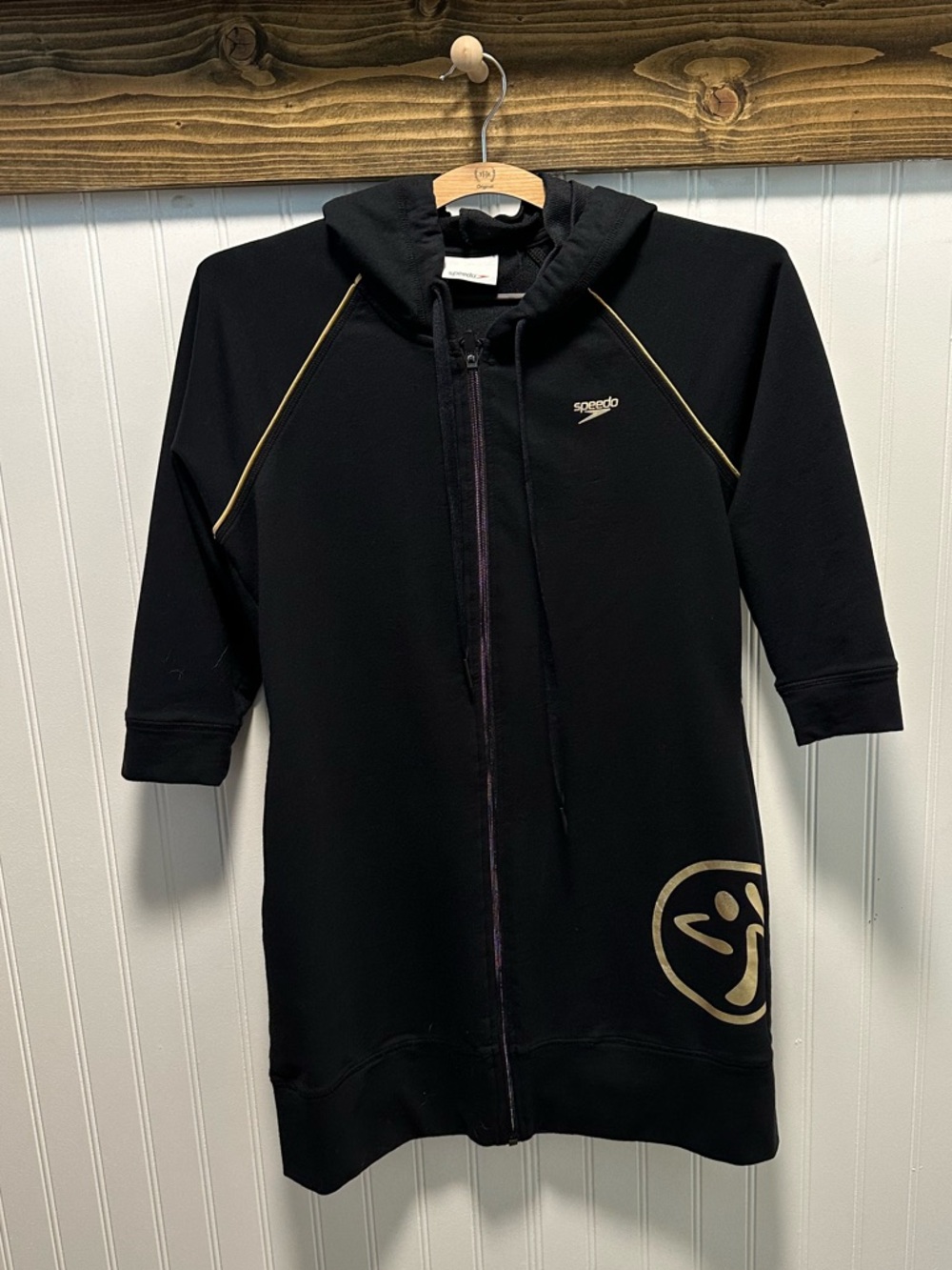 Speedo Zumba collab Black Zip-Up Hooded aqua robe with Gold Accents Sz s